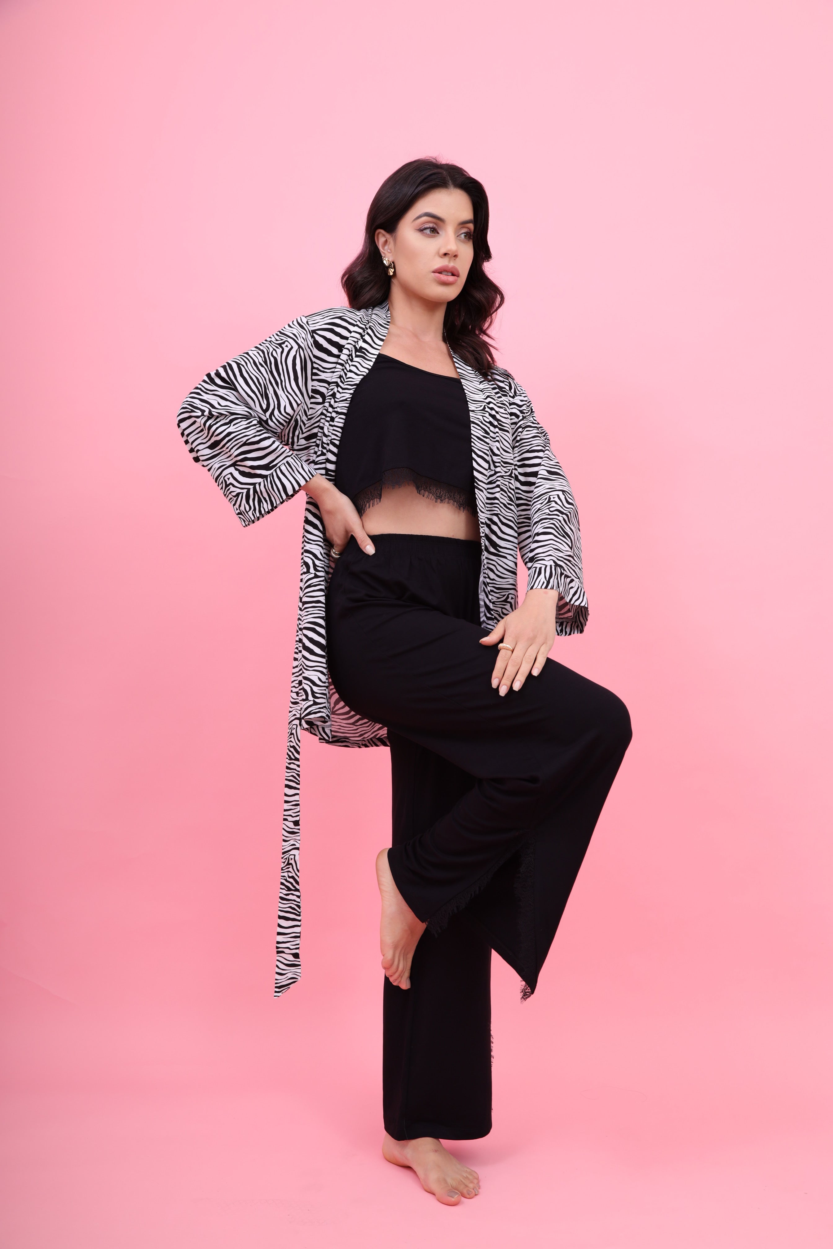 Pijama Americano Longo Três Peças Preto e Kimono Zebra